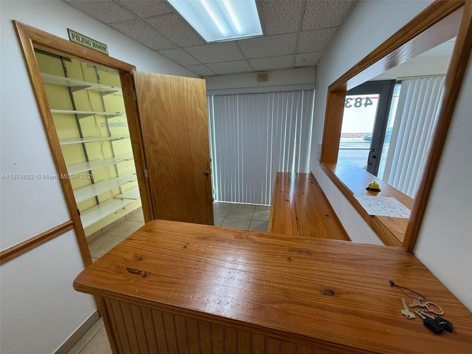 801 Monterey St 100-101, Coral Gables, Флорида 33134, Соединенные Штаты