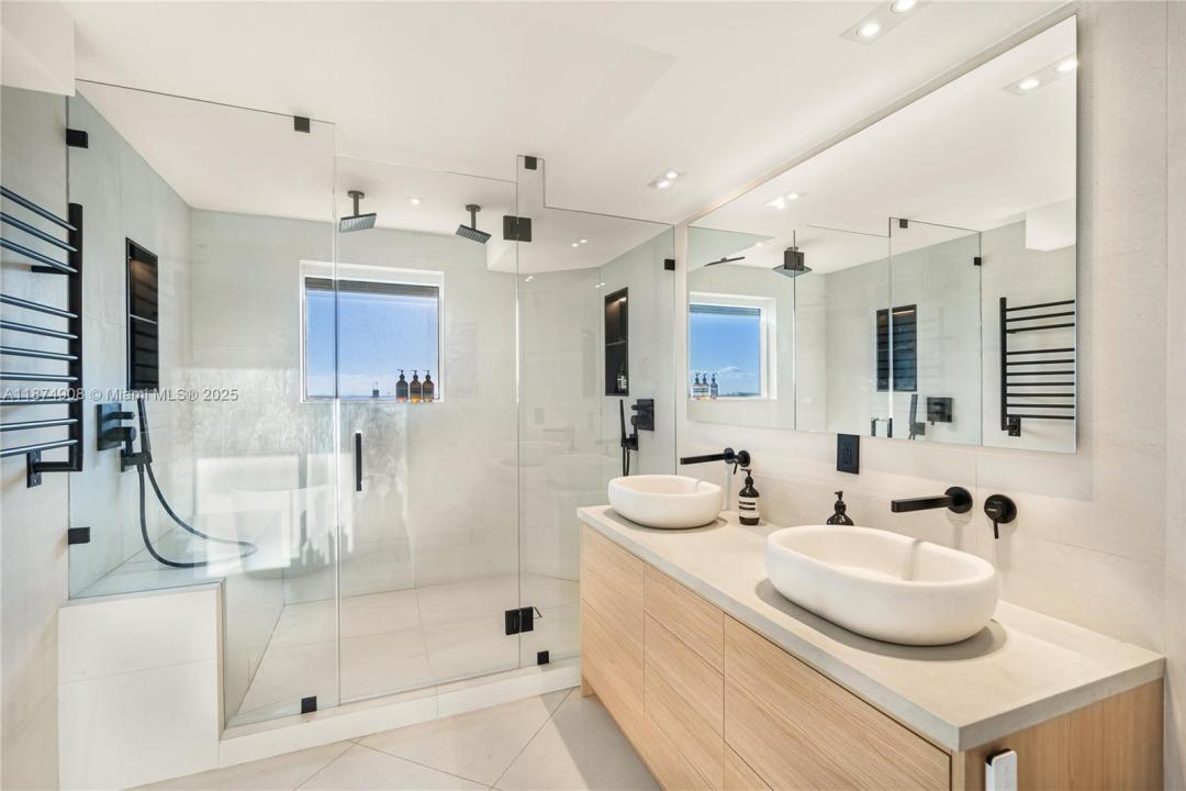 16485 Collins Ave 2438, Sunny Isles Beach, Florida 33160