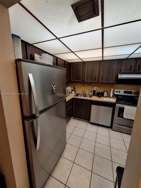8401 Lagos De Campo Blvd 204V, Tamarac, Florida 33321