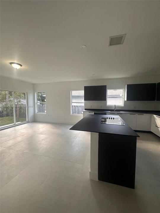 2541 NW 9th St, Fort Lauderdale, Flórida 33311, Estados Unidos