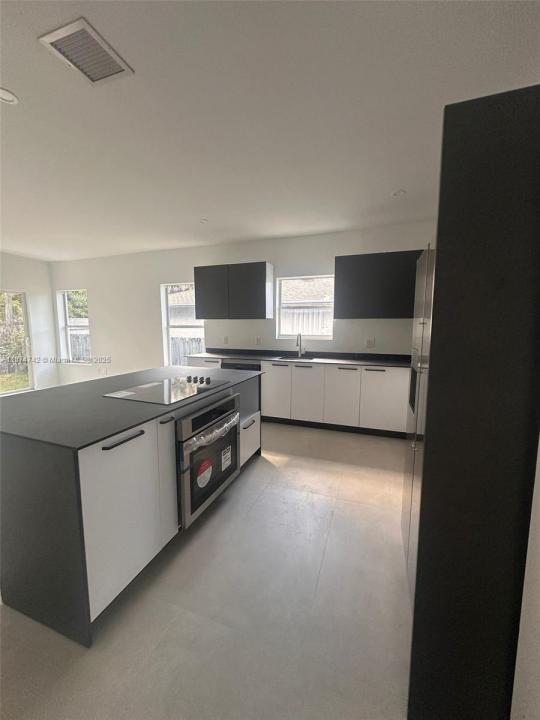 2541 NW 9th St, Fort Lauderdale, Flórida 33311, Estados Unidos