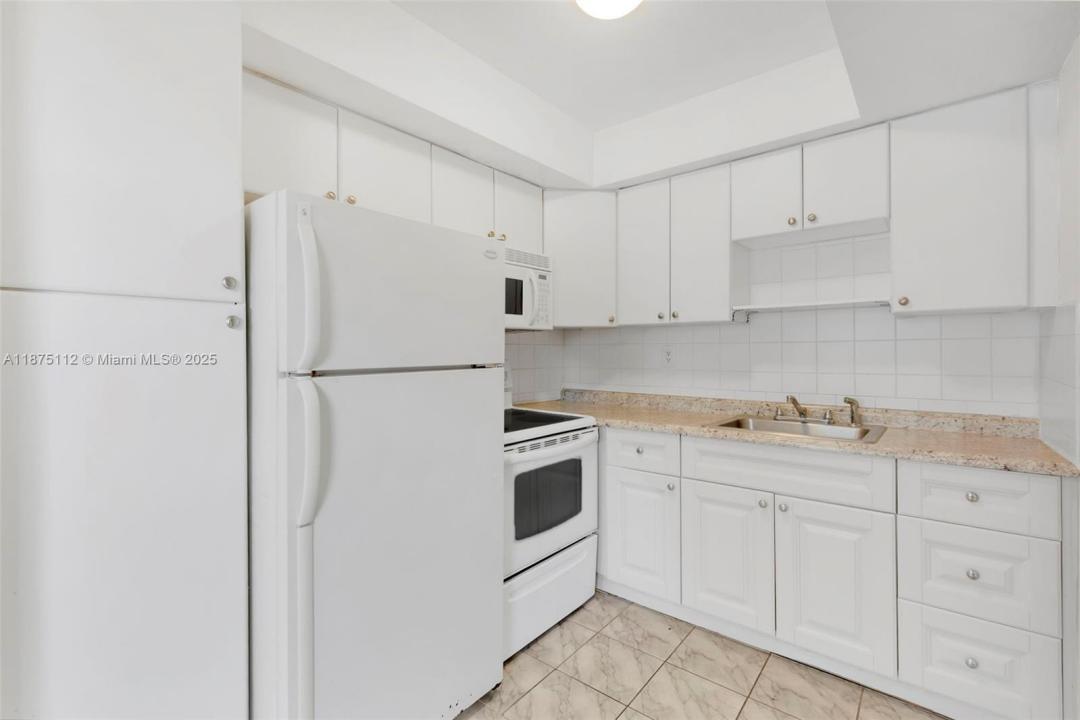 351 NE 57th Ct, Oakland Park, Floride 33334, États-Unis