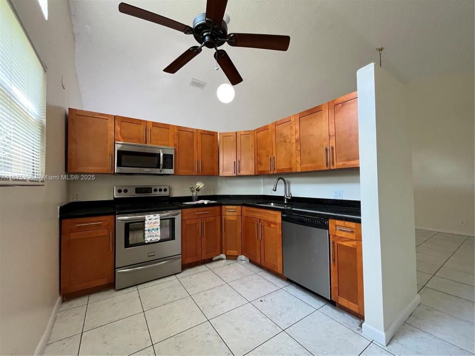 210 Maddy Ln, North Lauderdale, Флорида 33068, Соединенные Штаты
