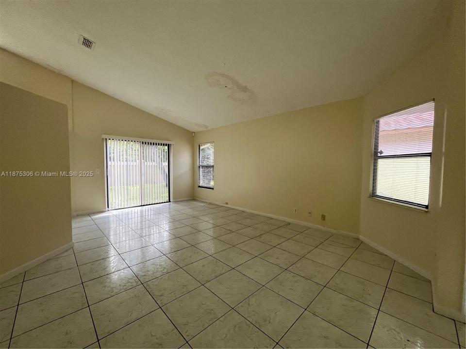 210 Maddy Ln, North Lauderdale, Флорида 33068, Соединенные Штаты
