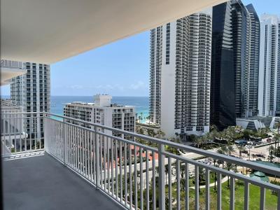 210 174th St 1703, Sunny Isles Beach, Florida 33160, USA