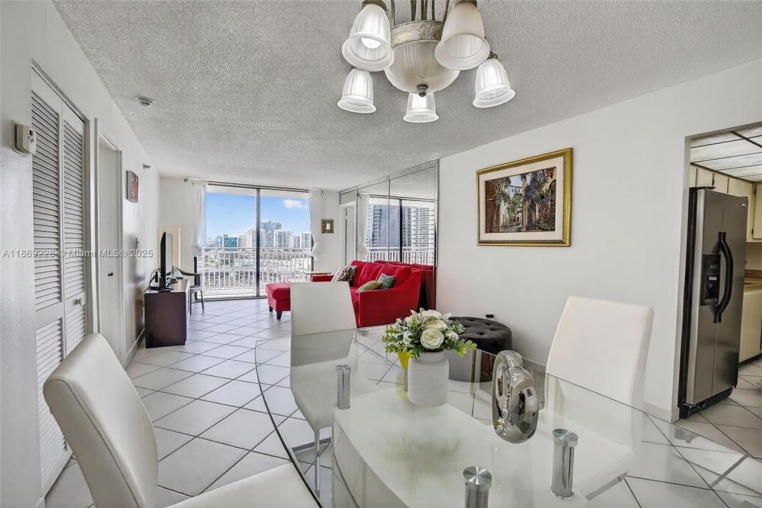 210 174th St 1703, Sunny Isles Beach, Florida 33160, USA