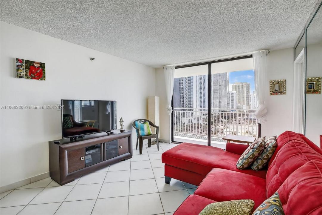 210 174th St 1703, Sunny Isles Beach, Florida 33160, USA