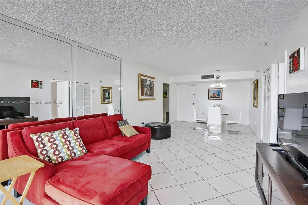 210 174th St 1703, Sunny Isles Beach, Florida 33160, USA