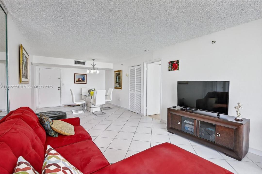 210 174th St 1703, Sunny Isles Beach, Florida 33160, USA