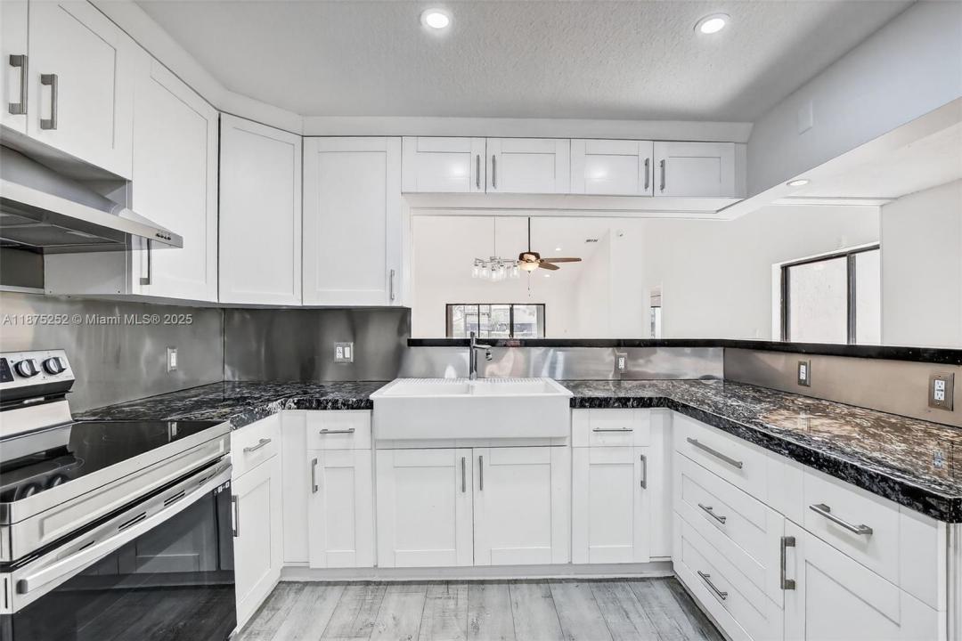 311 Lakeside Ct 238, Sunrise, Florida 33326