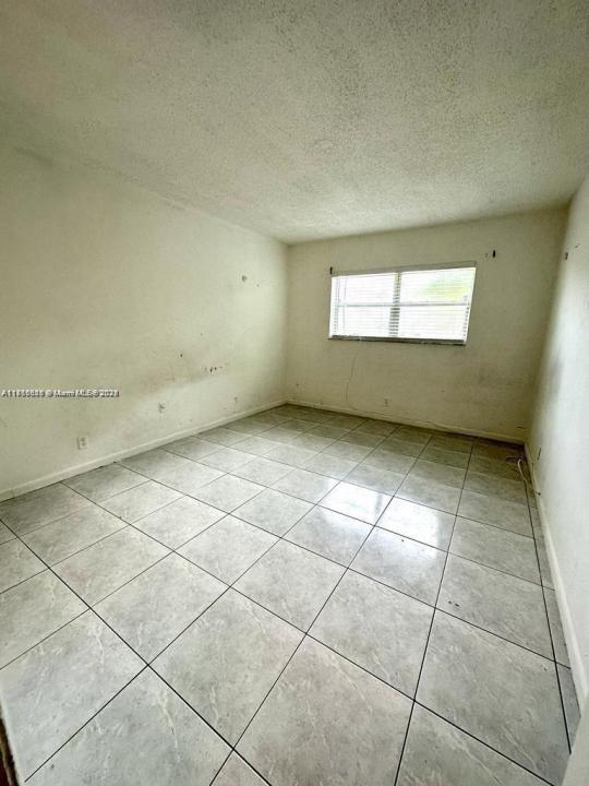 7640 SW 10th St B, North Lauderdale, Flórida 33068, Estados Unidos