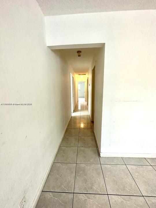 7640 SW 10th St B, North Lauderdale, Flórida 33068, Estados Unidos