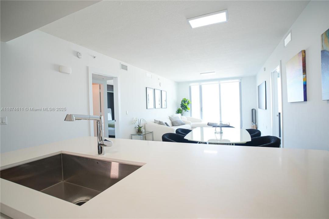 300 Sunny Isles Blvd 4-1603, Sunny Isles Beach, Флорида 33160, Соединенные Штаты