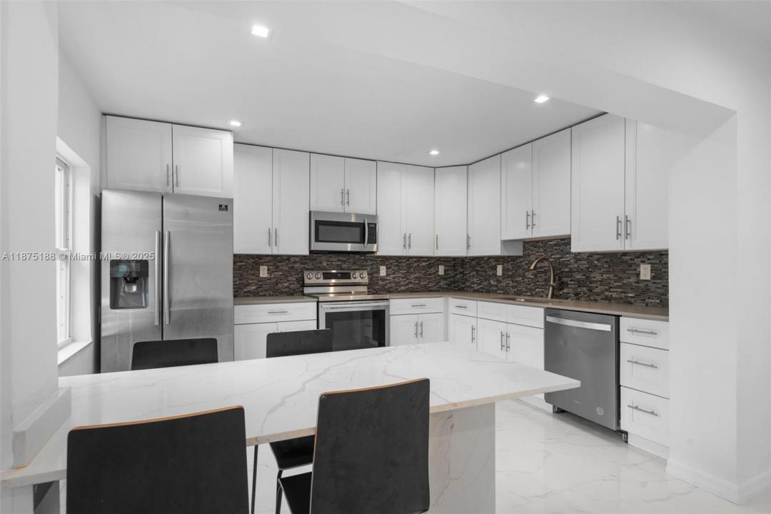 524 NW 10th, Hallandale Beach, 佛羅里達州 33009, 美國