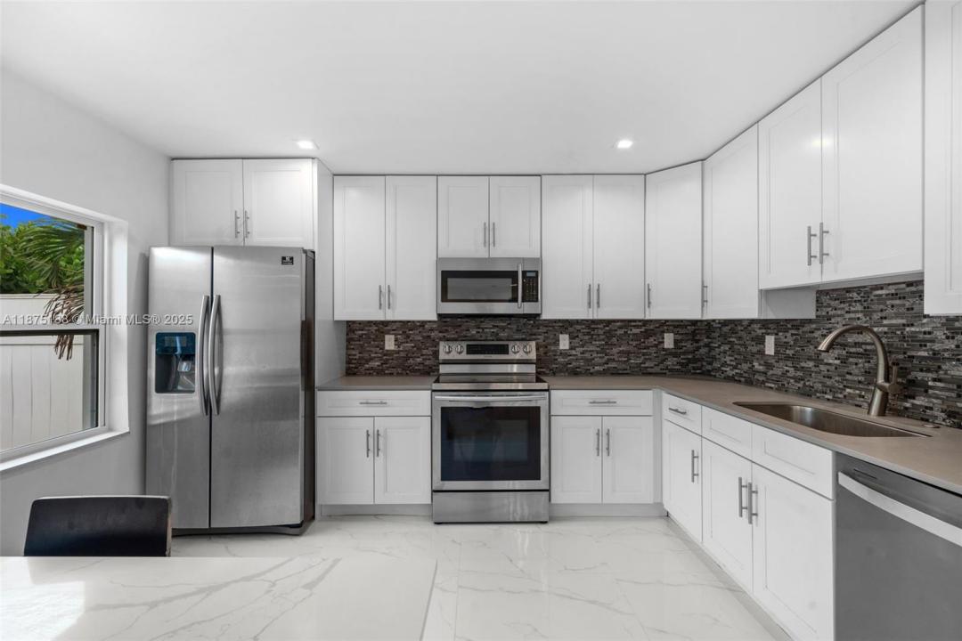 524 NW 10th, Hallandale Beach, 佛羅里達州 33009, 美國