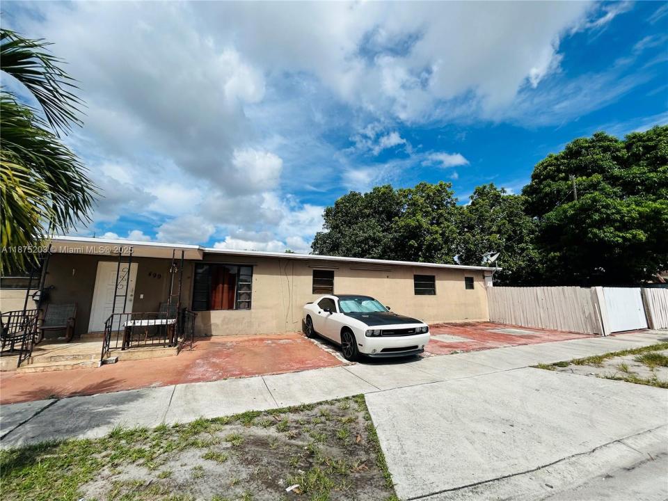499 E 41st St, Hialeah, Florida 33013, Stati Uniti