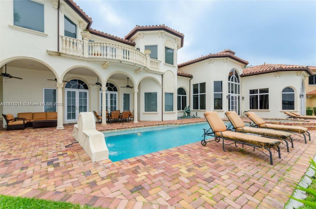 3283 NE 171st St 0, North Miami Beach, Florida 33160, USA