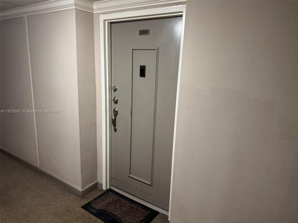 1470 NE 123rd St A1206, North Miami, فلوريدا 33161, الولايات المتحدة