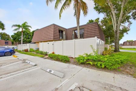 7228 72nd Way, West Palm Beach, Florida 33407, USA