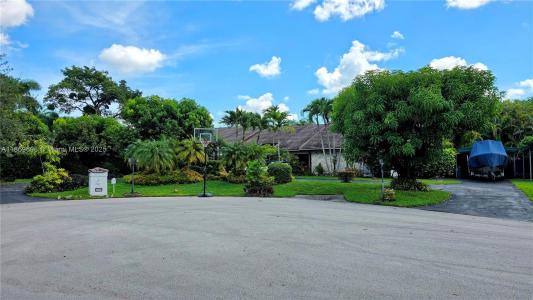 15305 SW 74th Ct, Palmetto Bay, Florida 33157, USA