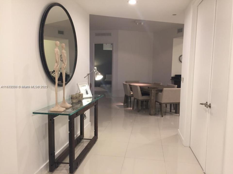 15811 Collins Ave 803, Sunny Isles Beach, Floryda 33160, USA
