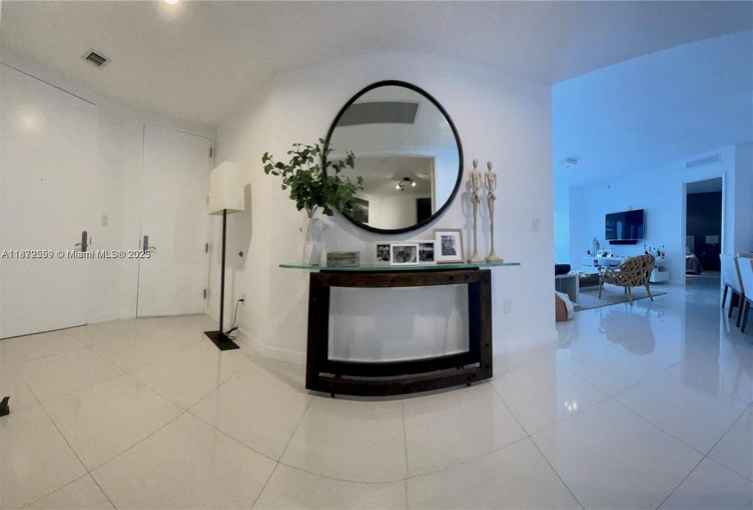 15811 Collins Ave 803, Sunny Isles Beach, Floryda 33160, USA
