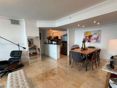 800 Claughton Island Dr 1003, Miami, Florida 33131, USA