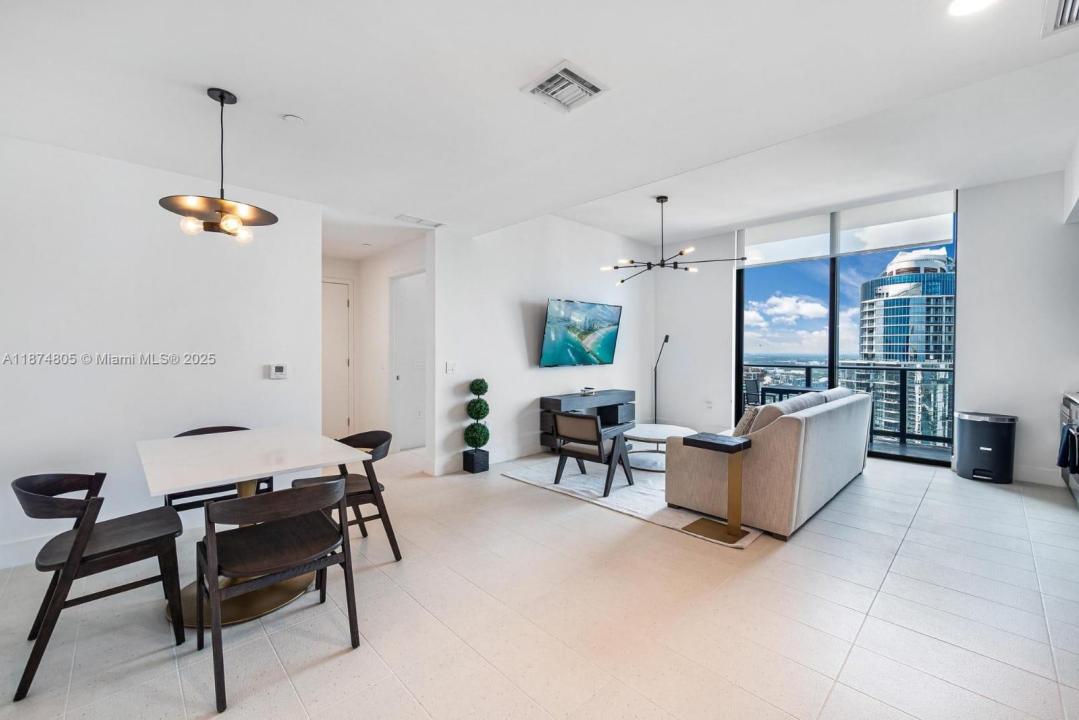 159 NE 6th St 5101, Miami, Floride 33132, États-Unis