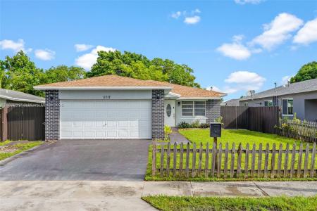5717 Mayo St, Hollywood, Florida 33023, USA