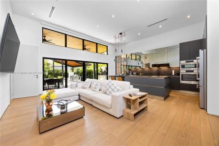 288 NE 117th St, Miami, Florida 33161, USA