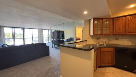 2425 Presidential Way 203, West Palm Beach, Florida 33401, USA