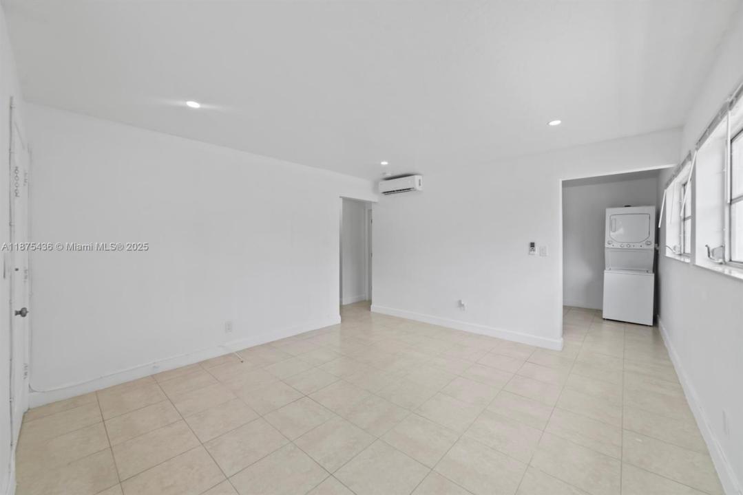 2457 NE 183rd St 2457, North Miami Beach, Florida 33160, Stati Uniti