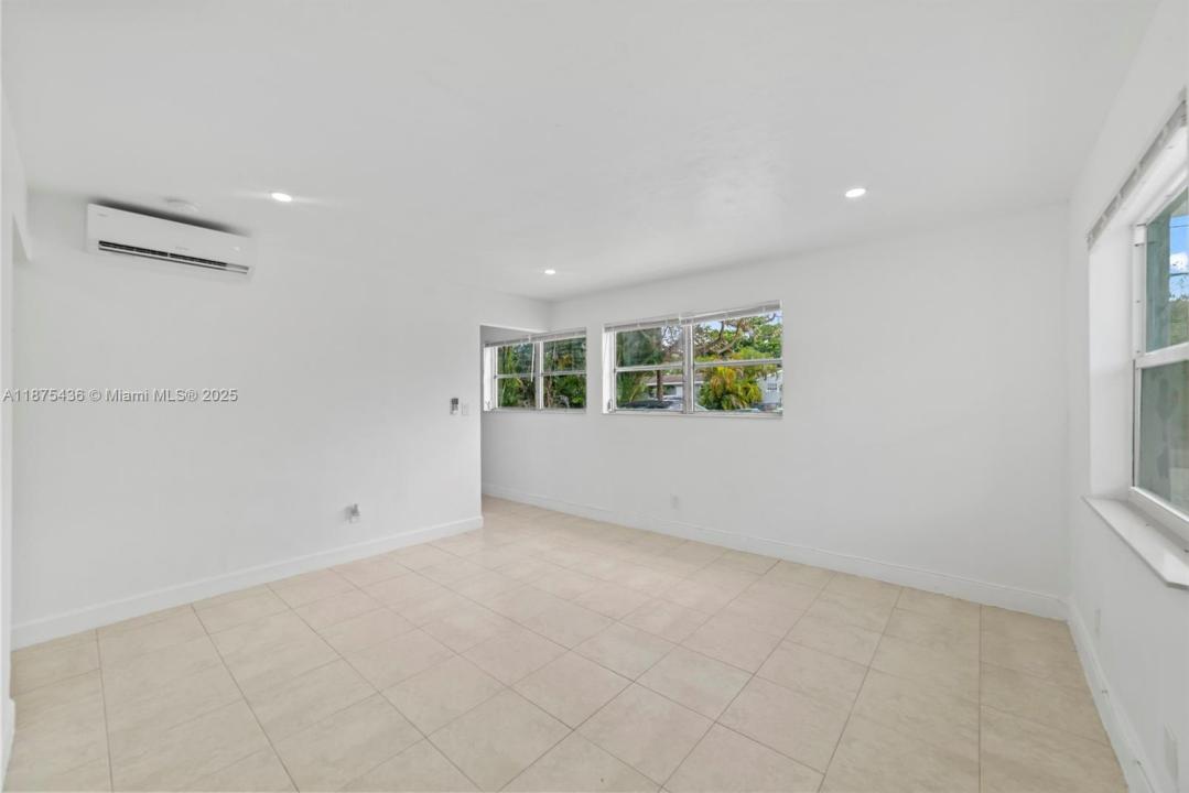 2457 NE 183rd St 2457, North Miami Beach, Florida 33160, Stati Uniti