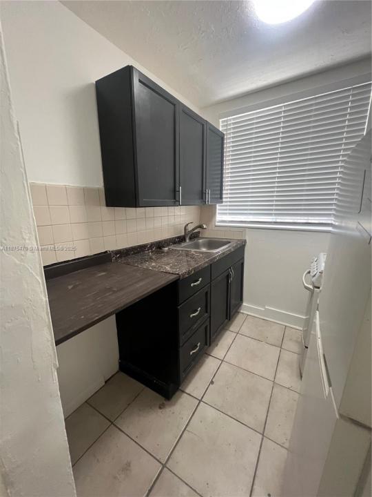 1563 SW 2nd St 1, Miami, Флорида 33135, Соединенные Штаты
