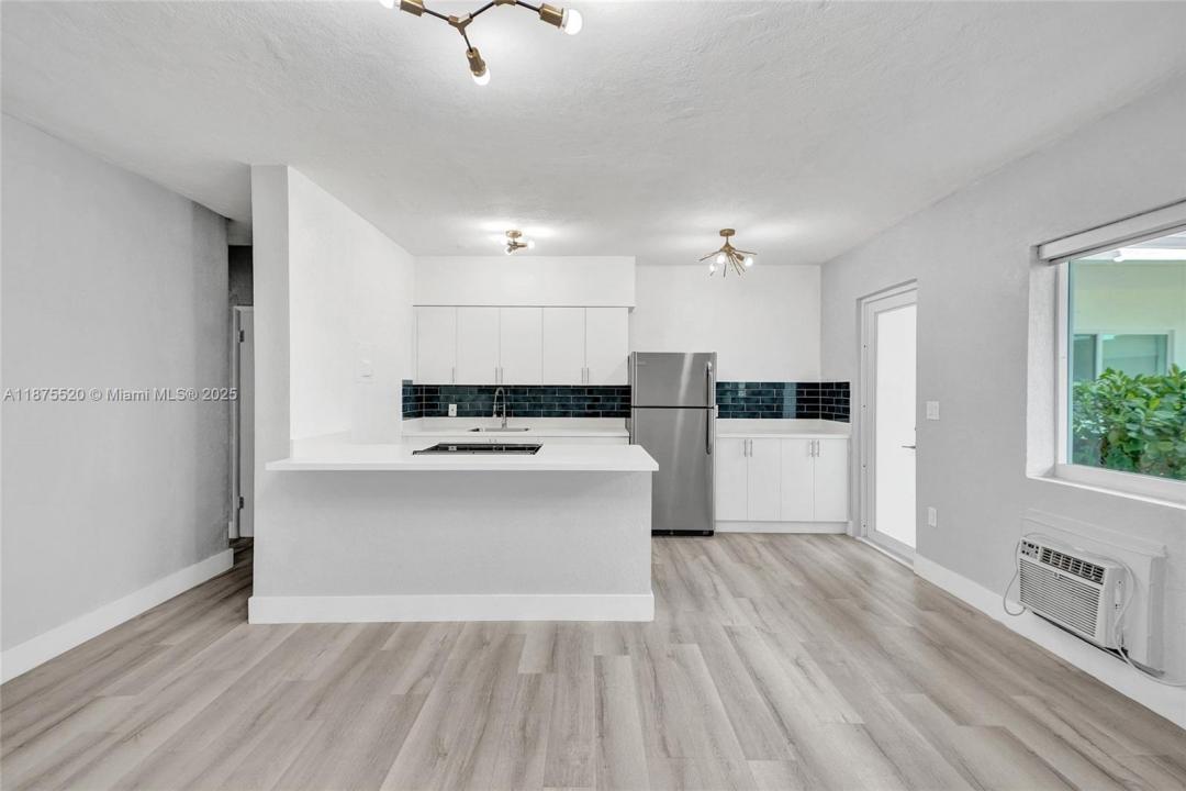 9270 E Bay Harbor Dr 4A, Bay Harbor Islands, Flórida 33154, Estados Unidos