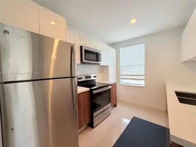 924 Marseille Dr 22, Miami Beach, Florida 33141, USA