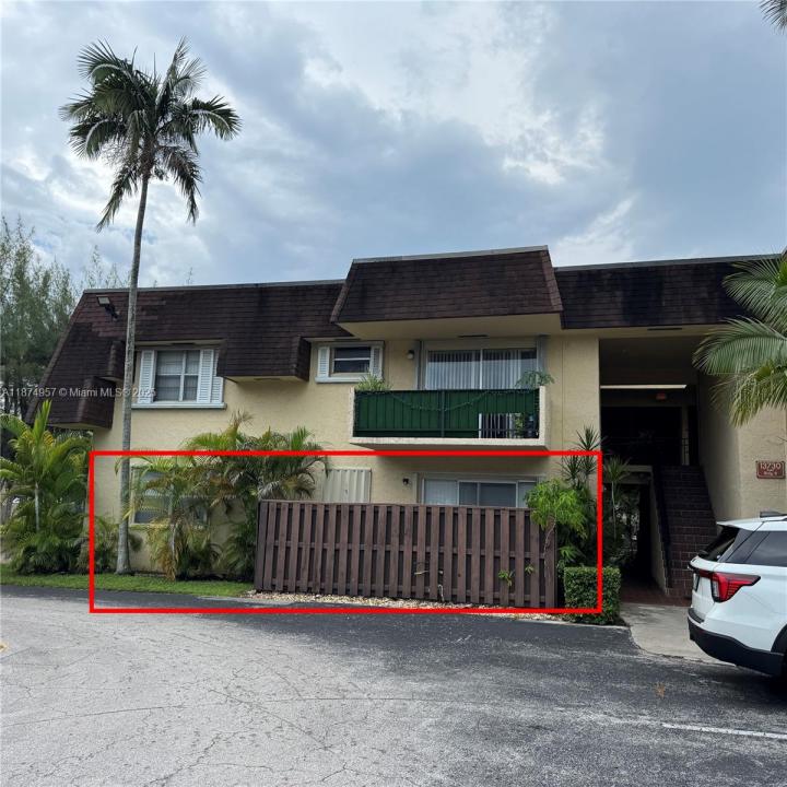 13730 SW 90TH AVE 16-8, Miami, Flórida 33176, Estados Unidos