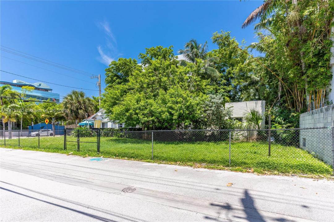 918 4th St, Miami Beach, Флорида 33139, Соединенные Штаты