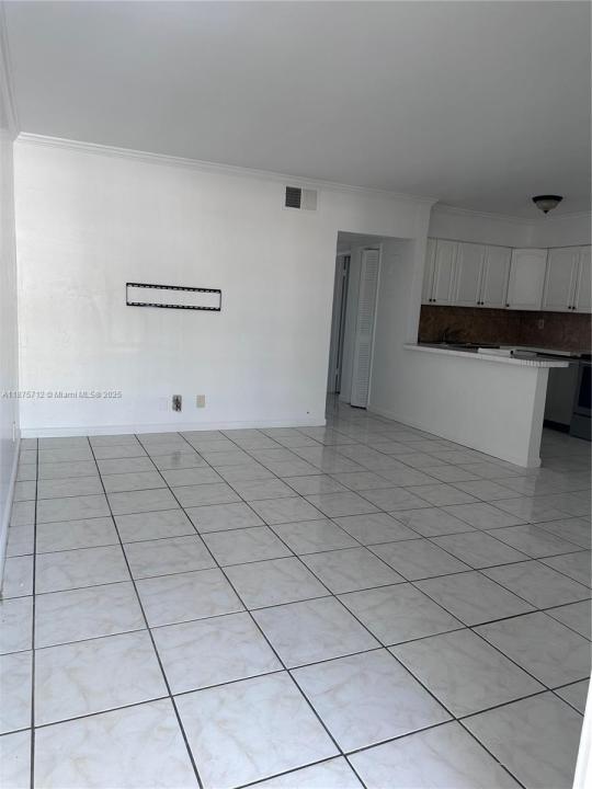 4050 NE 12th Ter 18-1, Oakland Park, Florida 33334, Amerika Birleşik Devletleri
