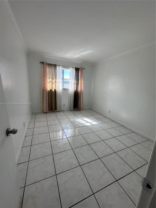 4050 NE 12th Ter 18-1, Oakland Park, Florida 33334, Amerika Birleşik Devletleri