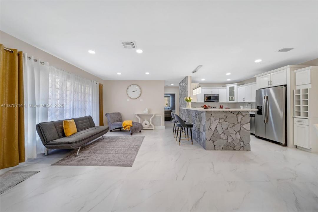 241 Oceanic Ave, Lauderdale By The Sea, Florida 33308, Estados Unidos