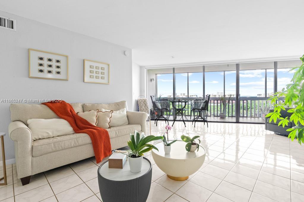 6901 Environ Blvd 7F, Lauderhill, フロリダ 33319, アメリカ合衆国
