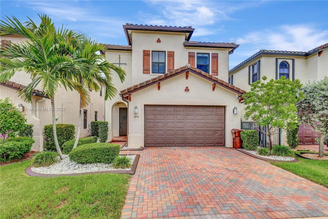 3298 W 96th Pl, Hialeah, Florida 33018