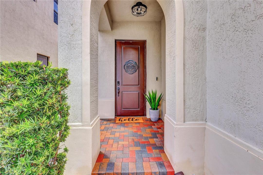 3298 W 96th Pl, Hialeah, Florida 33018