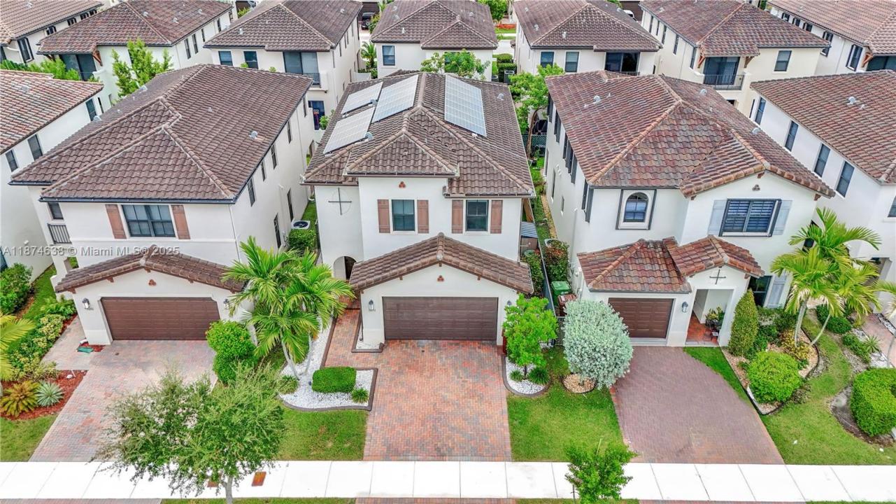 3298 W 96th Pl, Hialeah, Florida 33018