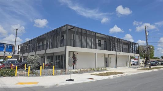 4124 E 8th Ct 2, Hialeah, Florida 33013, USA