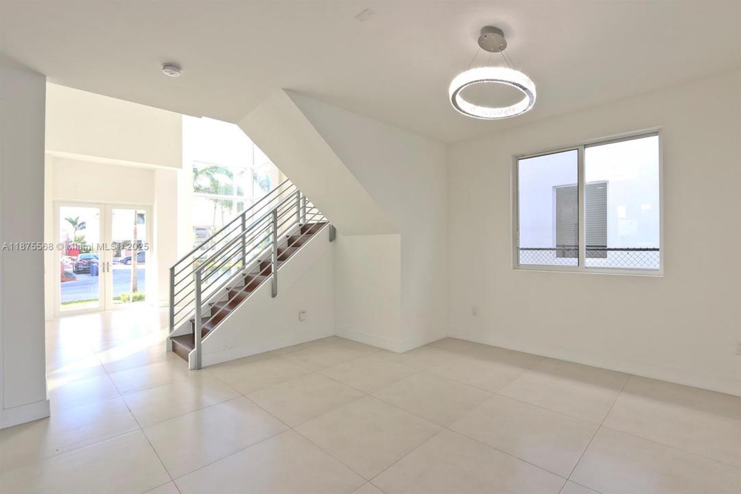 9745 NW 75th Ter 9745, Doral, Florida 33178, USA