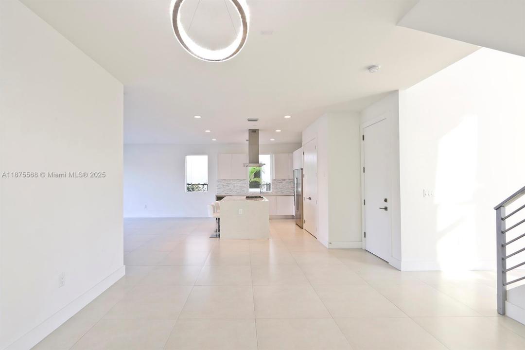 9745 NW 75th Ter 9745, Doral, Florida 33178, USA