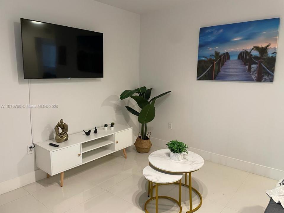 1375 SW 6th St, Miami, Floride 33135, États-Unis
