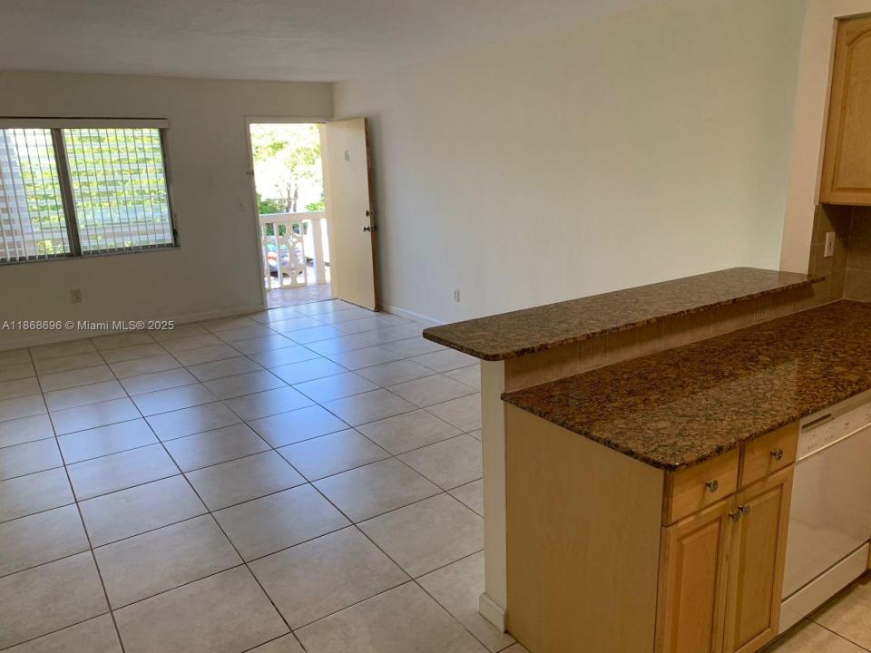 1120 102nd St 16, Bay Harbor Islands, Floride 33154, États-Unis